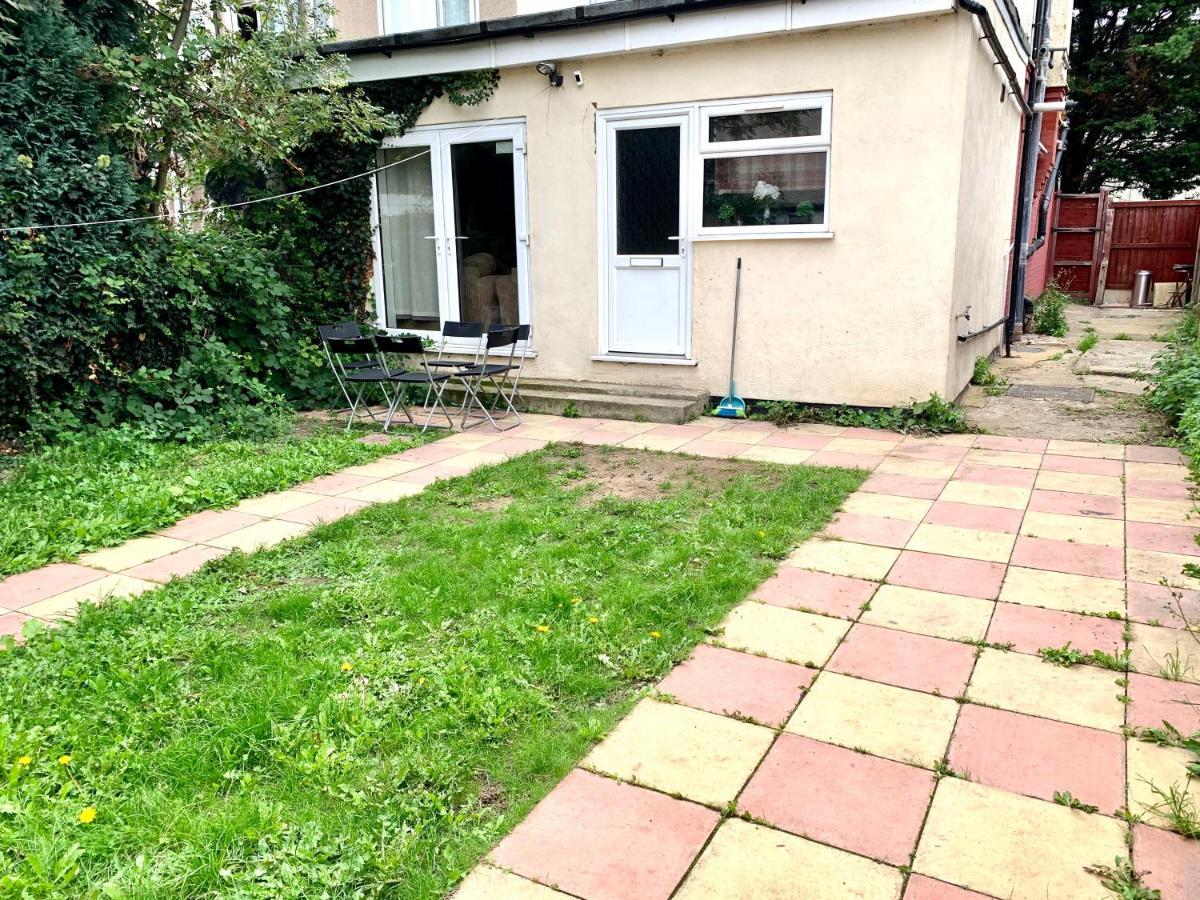 London 2 Bedroom Apartment, Kitchen, Reception And Private Garden מראה חיצוני תמונה