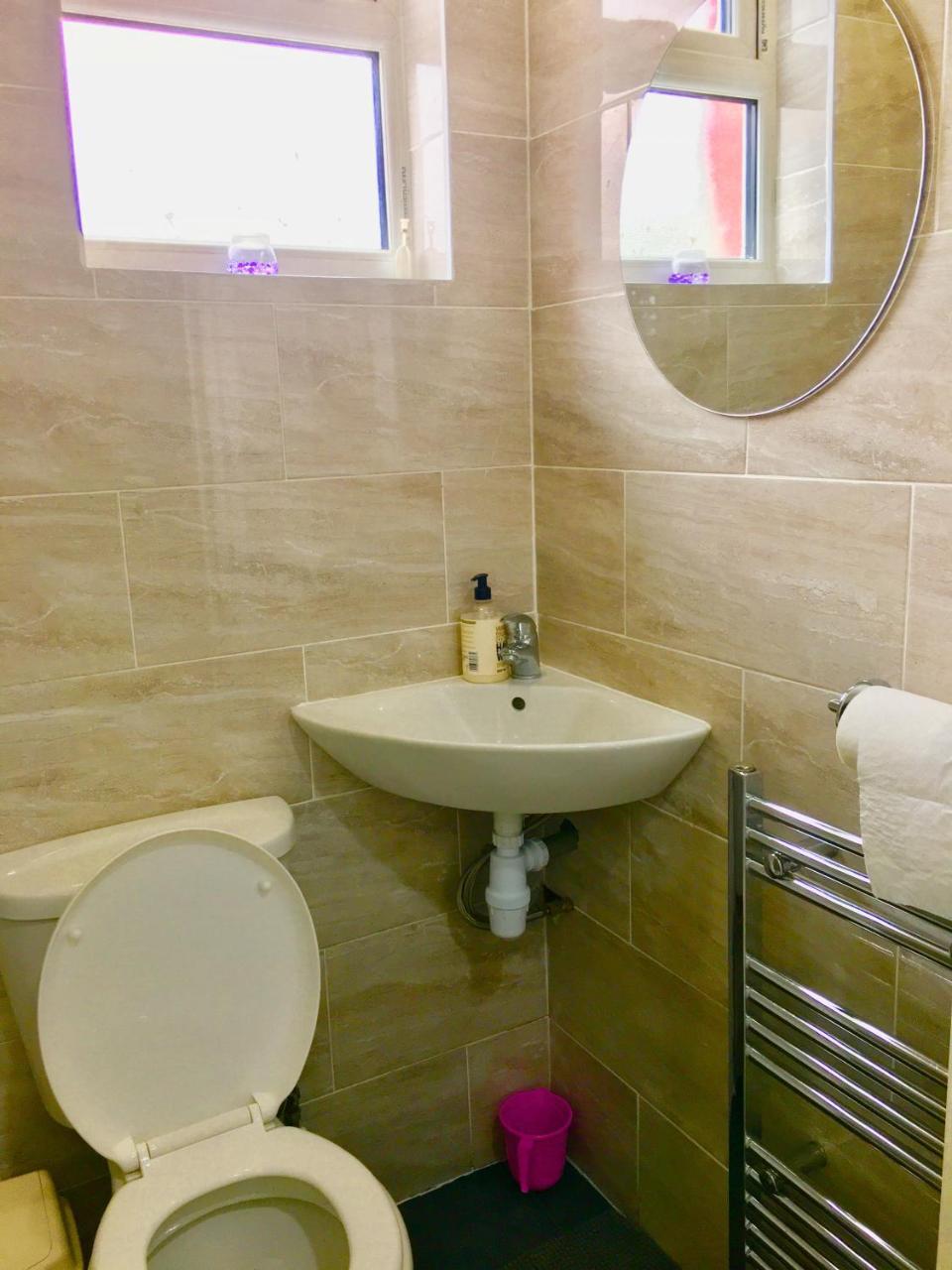 London 2 Bedroom Apartment, Kitchen, Reception And Private Garden מראה חיצוני תמונה