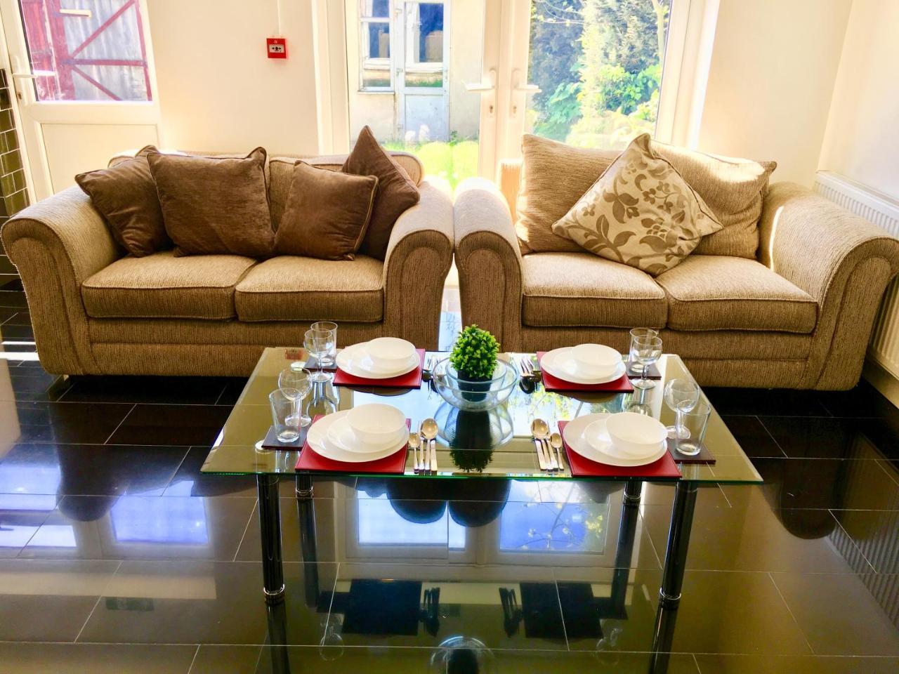 London 2 Bedroom Apartment, Kitchen, Reception And Private Garden מראה חיצוני תמונה