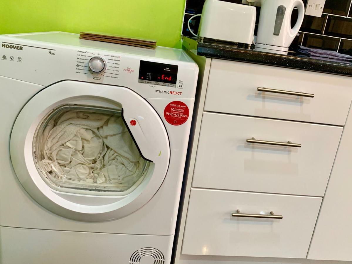 London 2 Bedroom Apartment, Kitchen, Reception And Private Garden מראה חיצוני תמונה