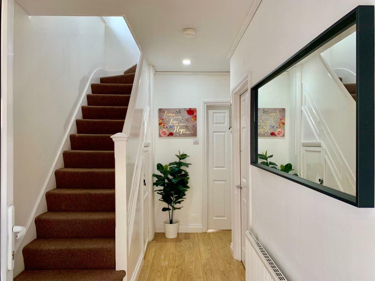 London 2 Bedroom Apartment, Kitchen, Reception And Private Garden מראה חיצוני תמונה