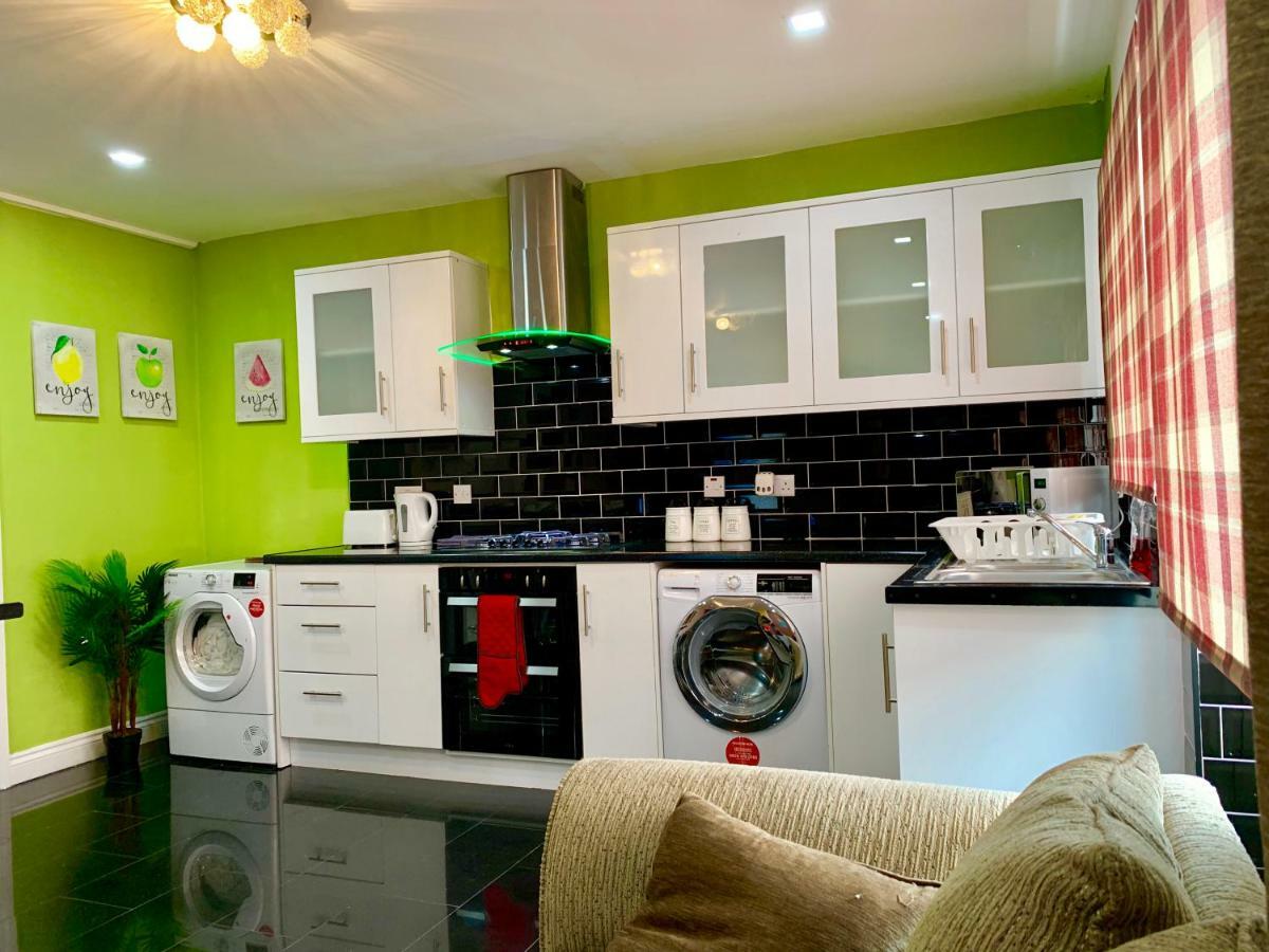 London 2 Bedroom Apartment, Kitchen, Reception And Private Garden מראה חיצוני תמונה