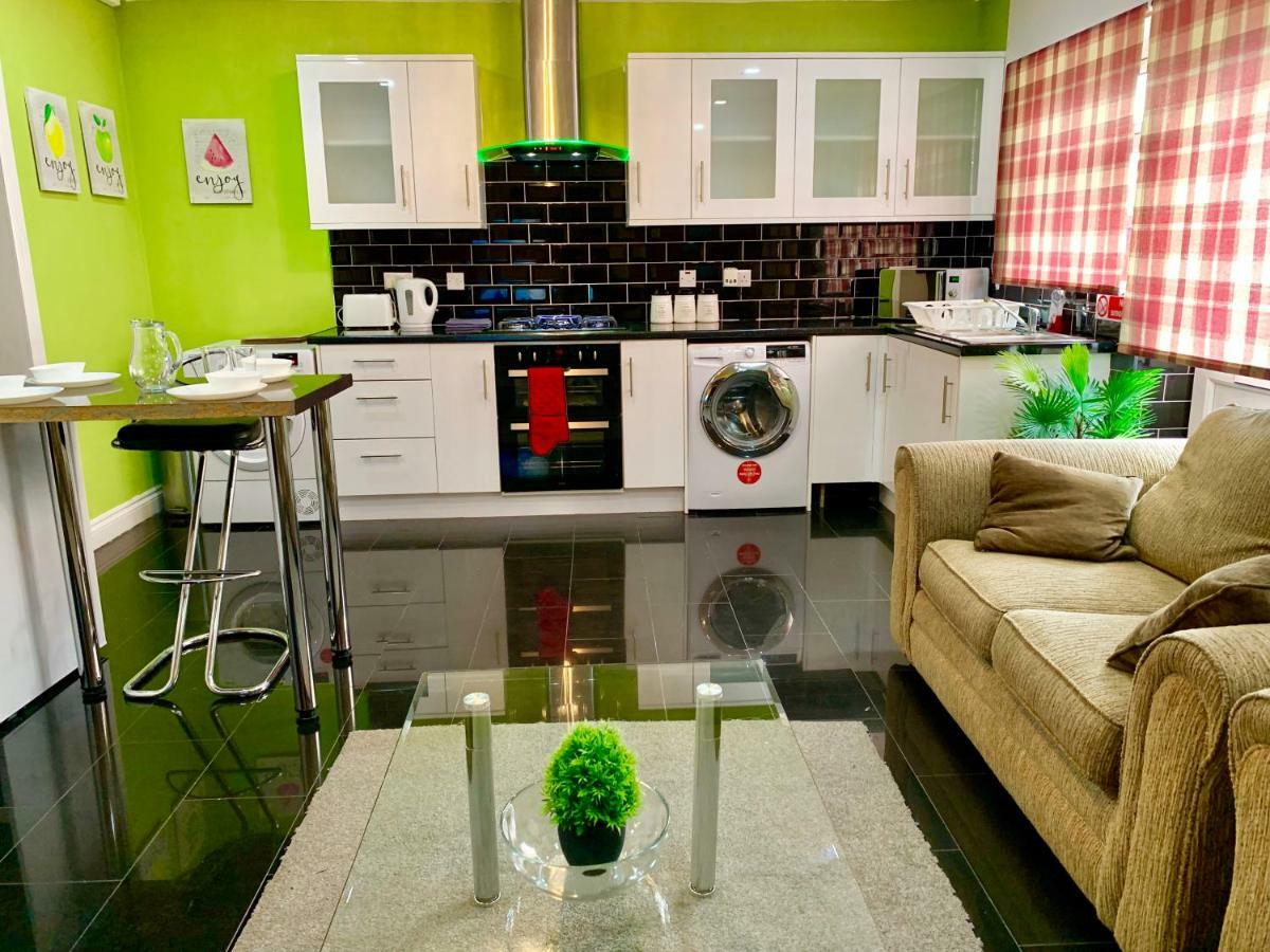 London 2 Bedroom Apartment, Kitchen, Reception And Private Garden מראה חיצוני תמונה