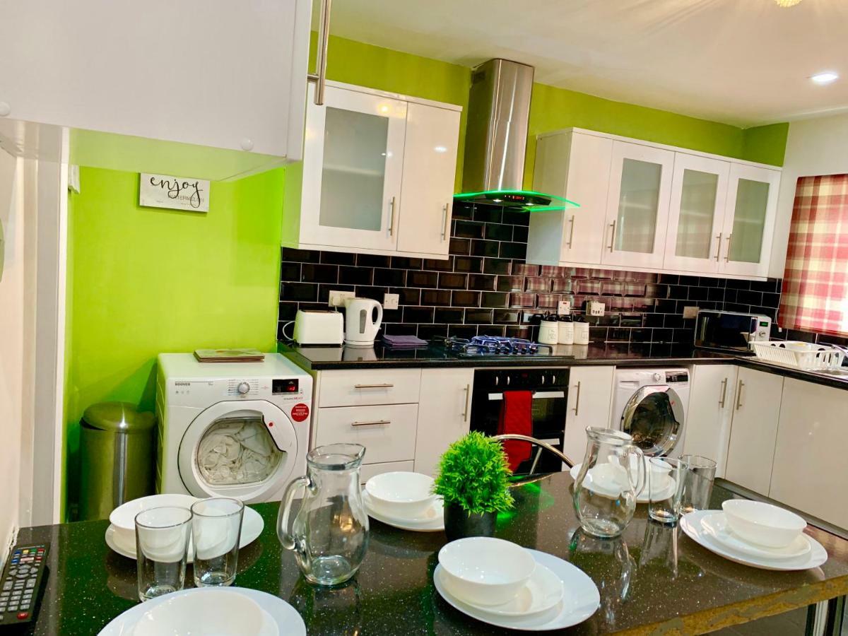 London 2 Bedroom Apartment, Kitchen, Reception And Private Garden מראה חיצוני תמונה