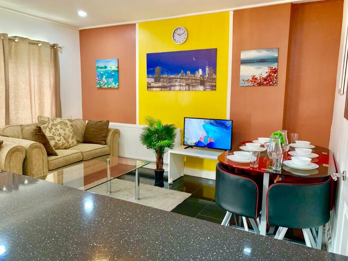 London 2 Bedroom Apartment, Kitchen, Reception And Private Garden מראה חיצוני תמונה
