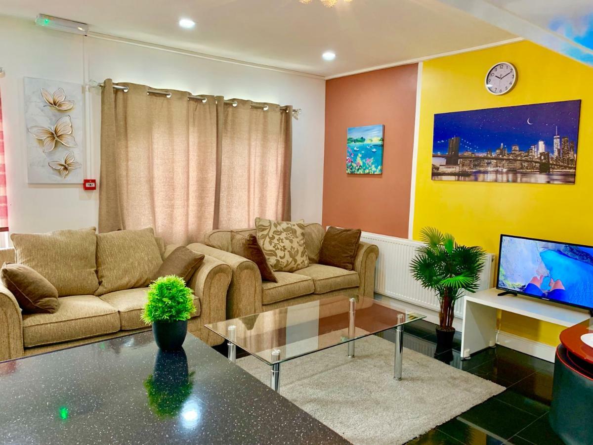 London 2 Bedroom Apartment, Kitchen, Reception And Private Garden מראה חיצוני תמונה