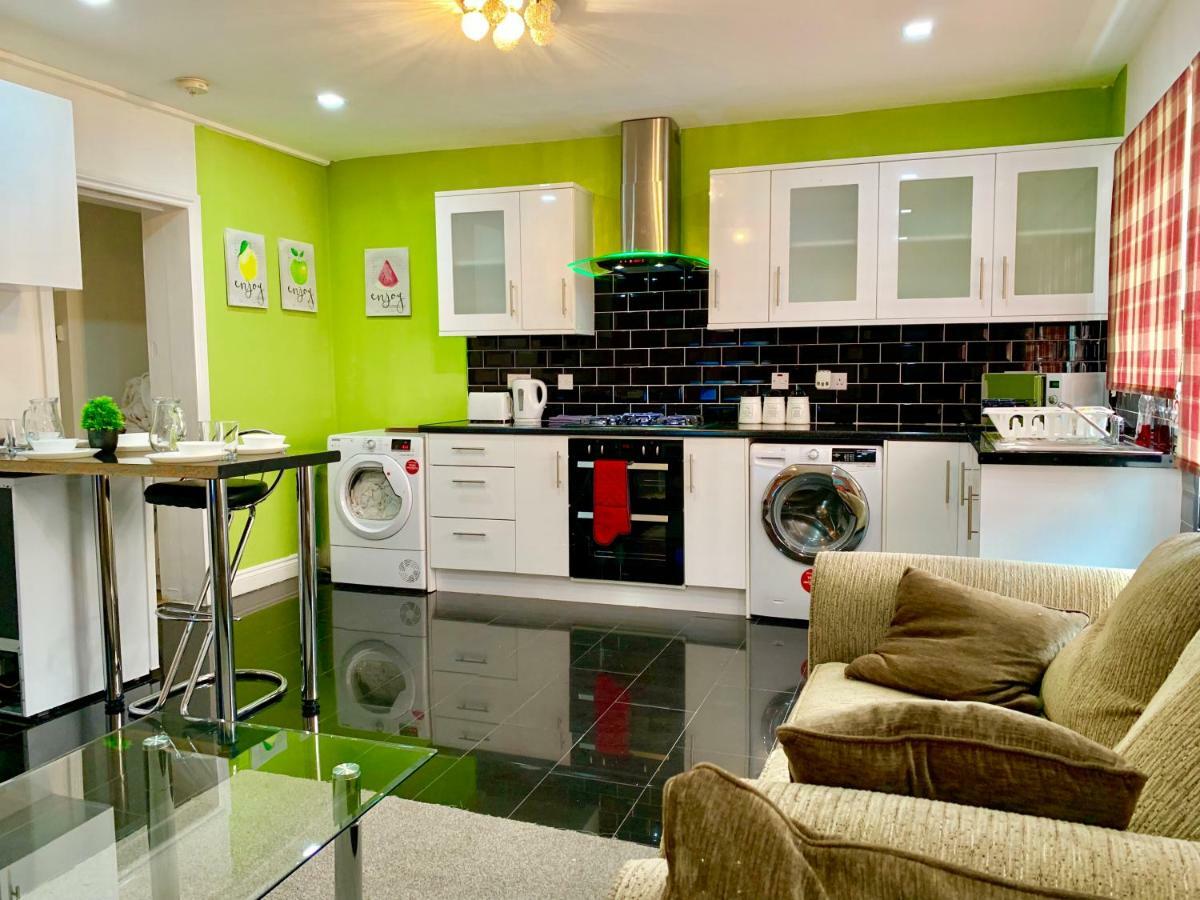 London 2 Bedroom Apartment, Kitchen, Reception And Private Garden מראה חיצוני תמונה